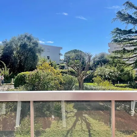 Superbe 2p Proche Plages - Piscine Apartment